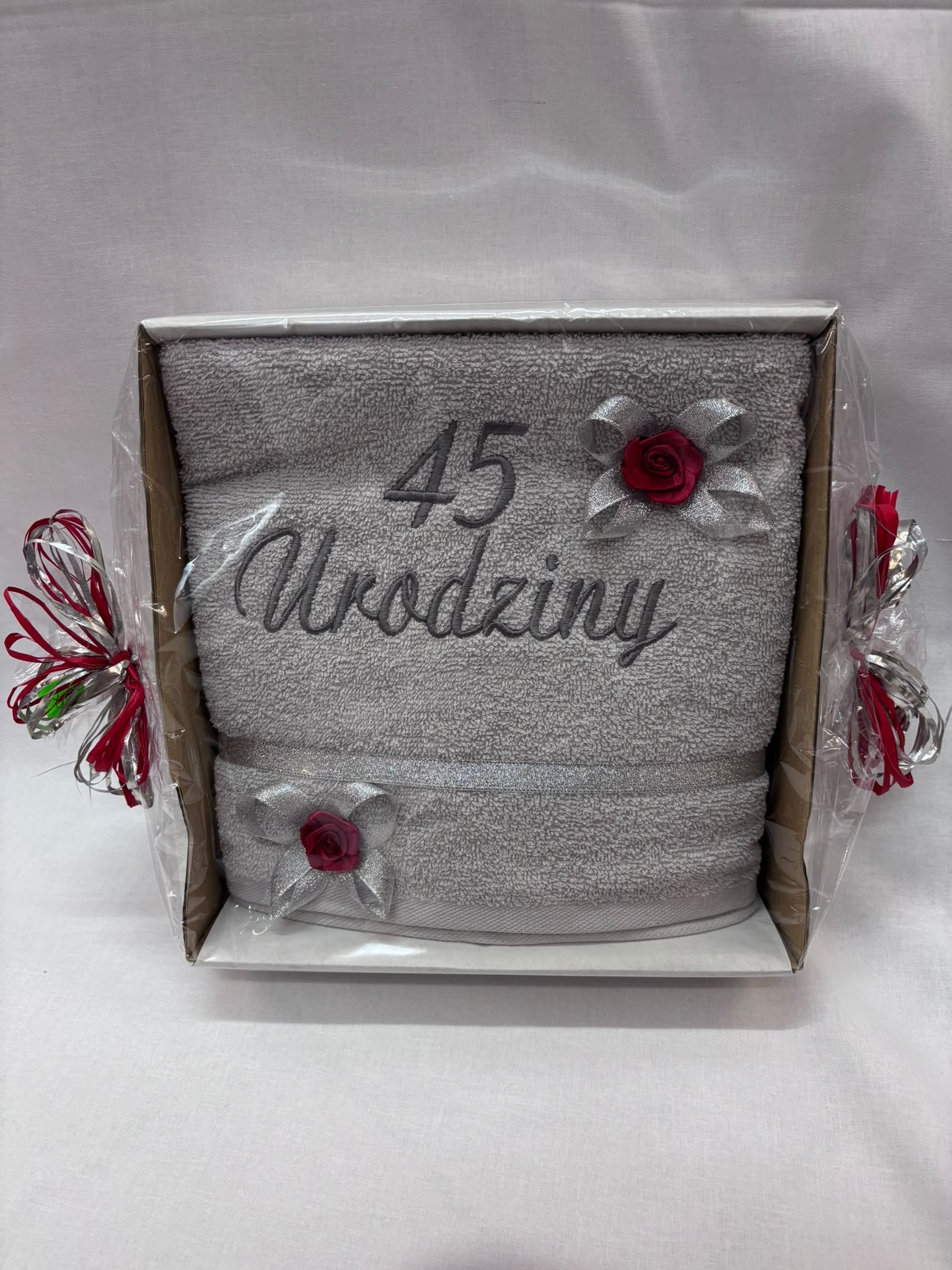 Ręcznik na 45. Urodziny - Szary