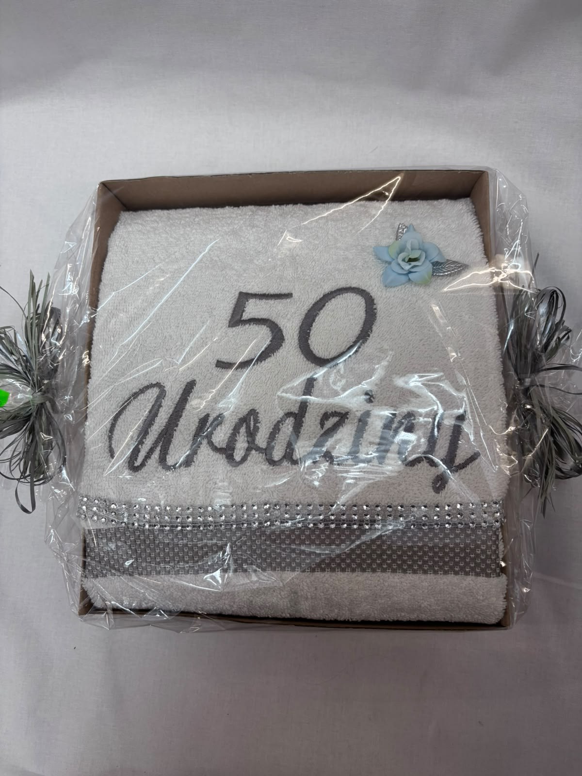 Ręcznik na 50. urodziny - biały
